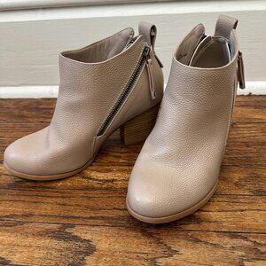 Torrid Ankle Boots Womens Size 8 Extra Wide Taupe Block Heel Side Zip Booties